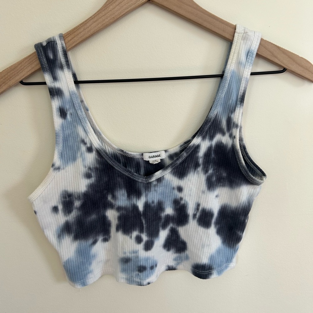 Tie-Dye scope neck going out top